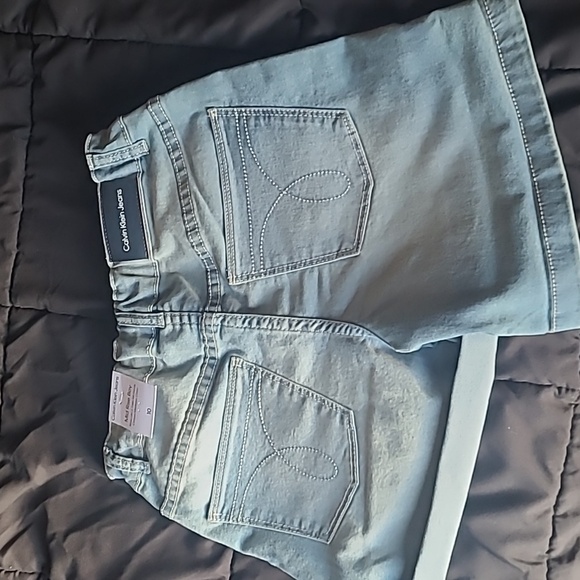 Calvin Klein Girl Shorts, Size 10 - Picture 2 of 7